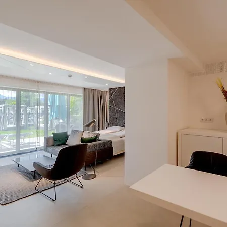 Отель Boutiquehotel Woerthersee - Serviced Фельден-ам-Вёртер-Зе